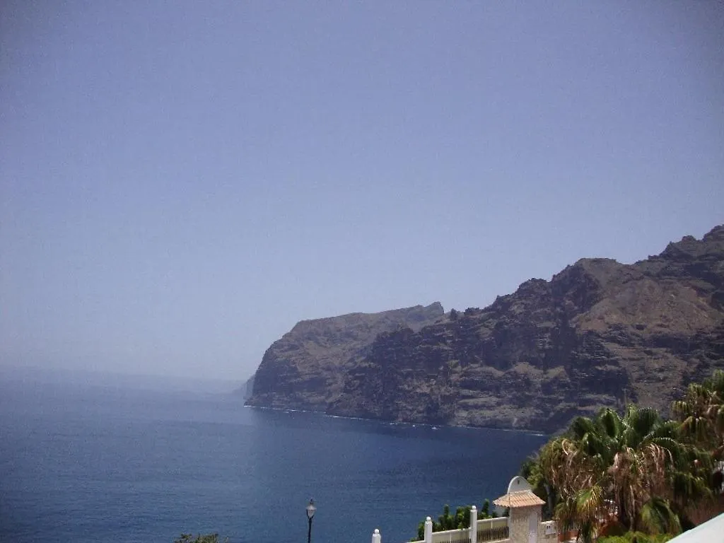 Romantic Retreat In Prime Position Acantilado de los Gigantes