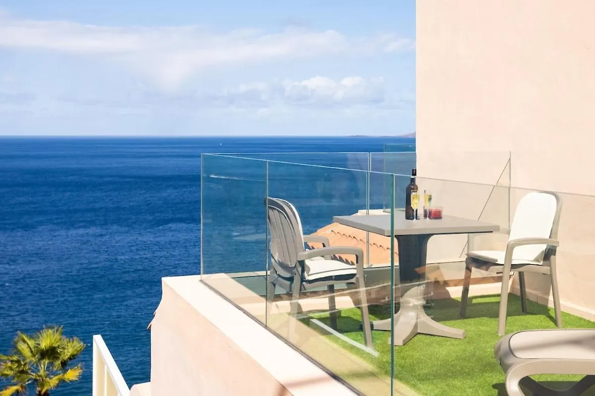 Romantic Retreat In Prime Position Acantilado de los Gigantes